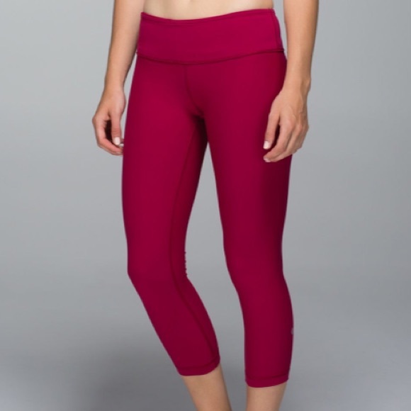 Lululemon Wunder Under Crop Bumble Berry Size * 4 * - Picture 12 of 12
